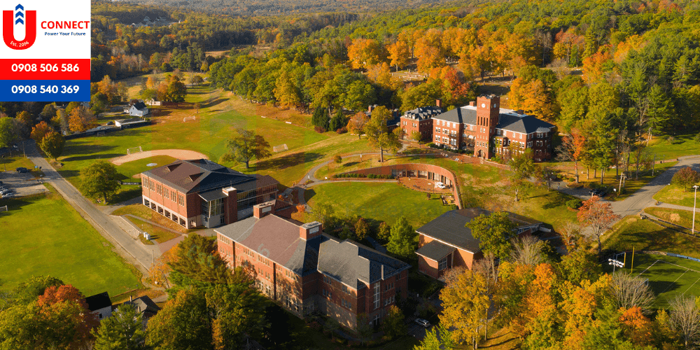 Trung học Cushing Academy, bang Massachusetts, Mỹ